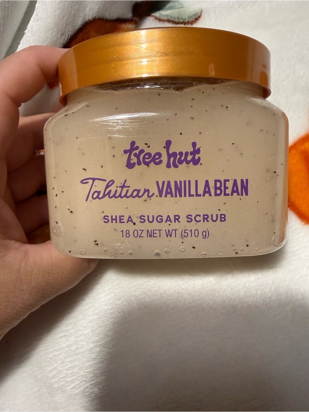 Tree Hut Tahitian Vanilla Bean Shea Sugar Scrub — Cream with Gold Lid